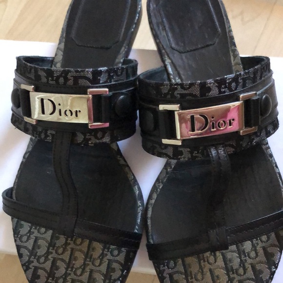 Dior Button Flat T Strap Slides - Picture 3 of 15